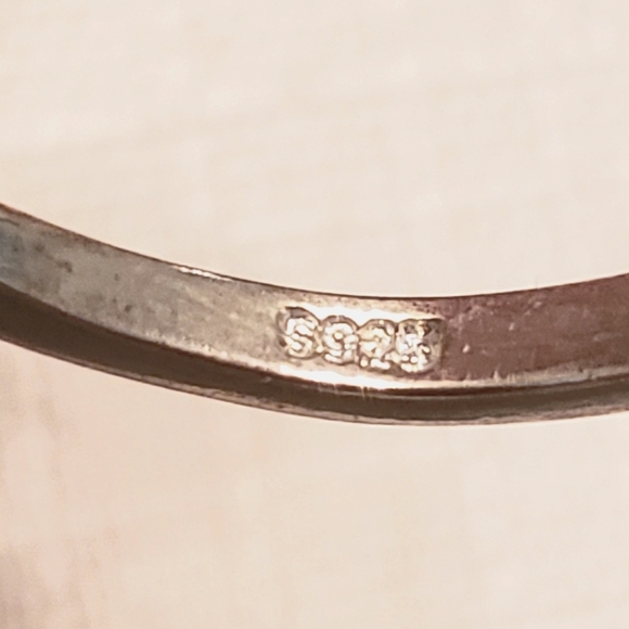 SIZE 7 RING - Picture 3 of 6